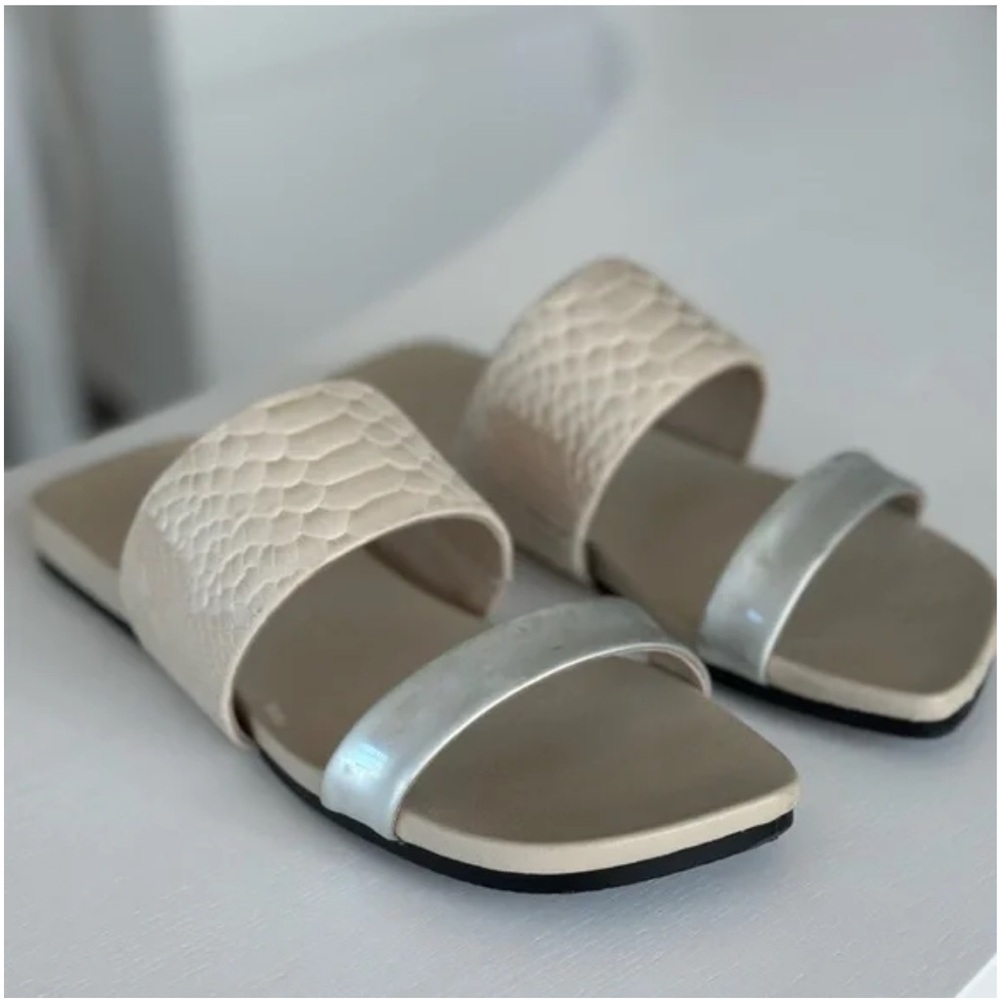 EUC United Nude Loop Lo Cream and Silver Sandals
